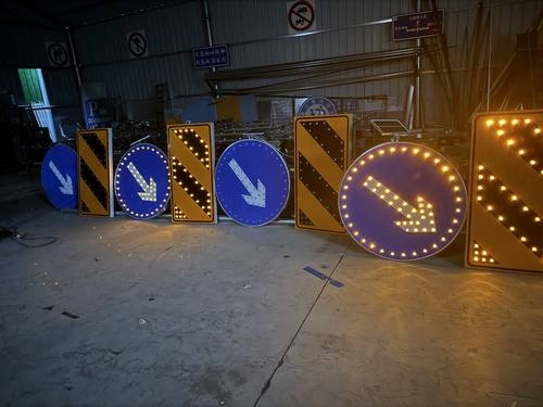 抚州抚州河南太阳能交通标牌 河南自发光交通路标牌厂家